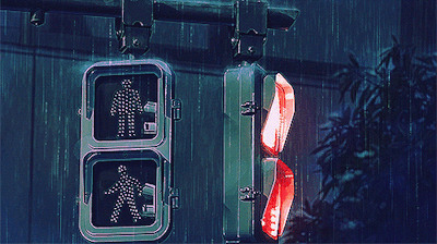 雨天的交通信号灯动画图片:信号灯