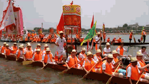 赛龙舟是中国一项很有特色的民俗活动gif图片:赛龙舟