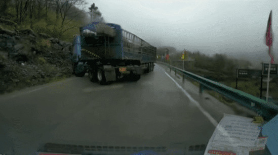 牛逼的货车司机动态图片:司机
