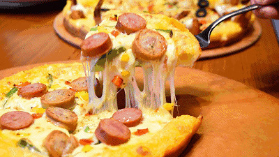 美味的香肠披萨饼还带有拔丝gif图片:披萨