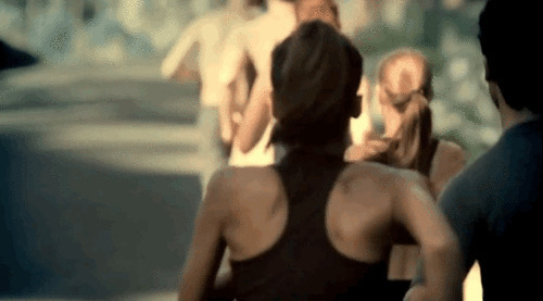 跑步锻炼的男女动态图片