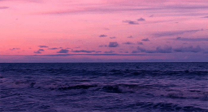 夕阳下翻滚的海浪动态图片:夕阳,海浪