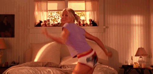 女孩撅着屁股在卧室里跳舞gif图片:跳舞