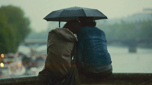 雨中浪漫的情人gif图片:撑伞,浪漫,打伞