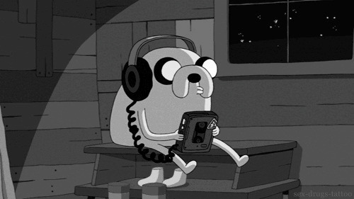 很认真听音乐的样子动画图片:听音乐
