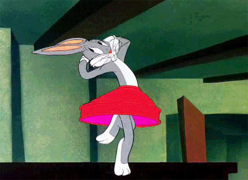 卡通兔八哥穿着红裙子跳舞GIF图片:跳舞