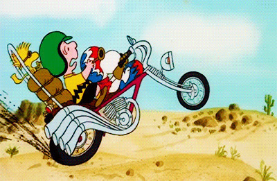卡通小狗狗骑摩托后轮打滑GIF图片