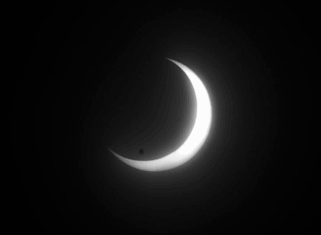 漂浮不定的弯月gif图片:弯月,月亮