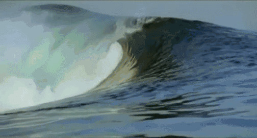 海浪翻滚着犹如一幅美丽的山水画gif图片